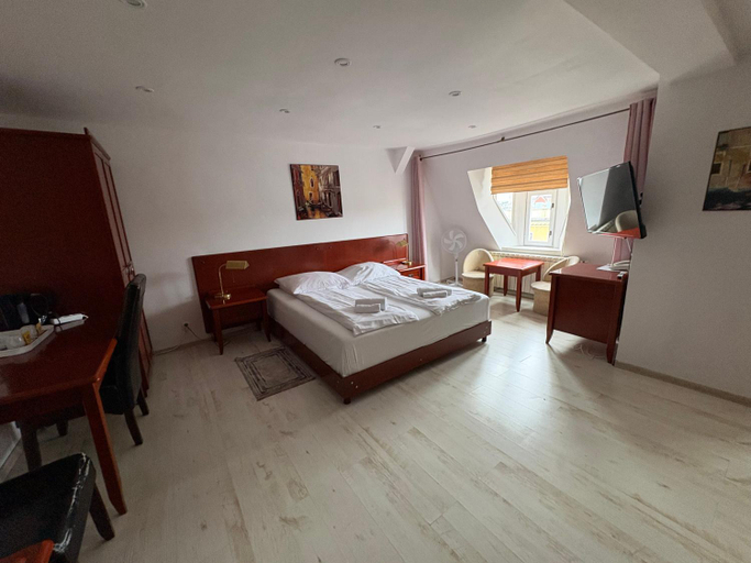 Bedroom 3, Hotel Polonia, Ostrów Wielkopolski