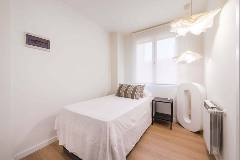 Room 4, The Double Loft Designer Loft for 4 Next to Atocha, Madrid