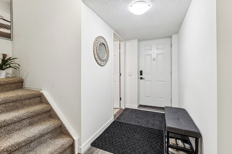 Interior 3, Charming Basement Suite With Parking & Laundry, Division No. 6