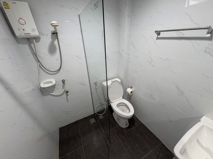 Bathroom 3, Fortune Surin Hotel, Muang Surin