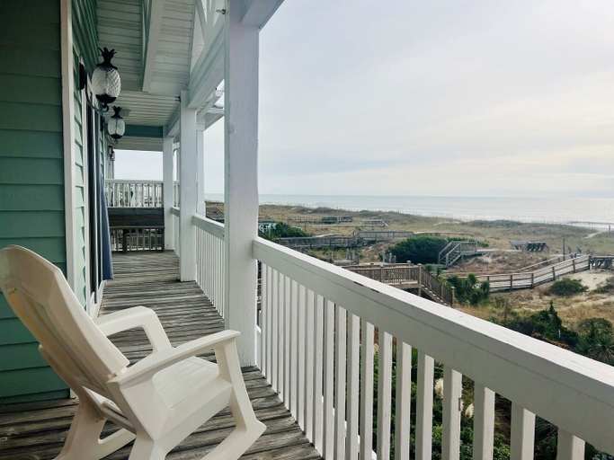 Property grounds 4, Elegant Egret 4 Bedroom Home by RedAwning, Brunswick