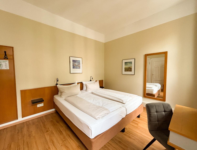 Bedroom 4, Hotel Schillerbad, Märkischer Kreis