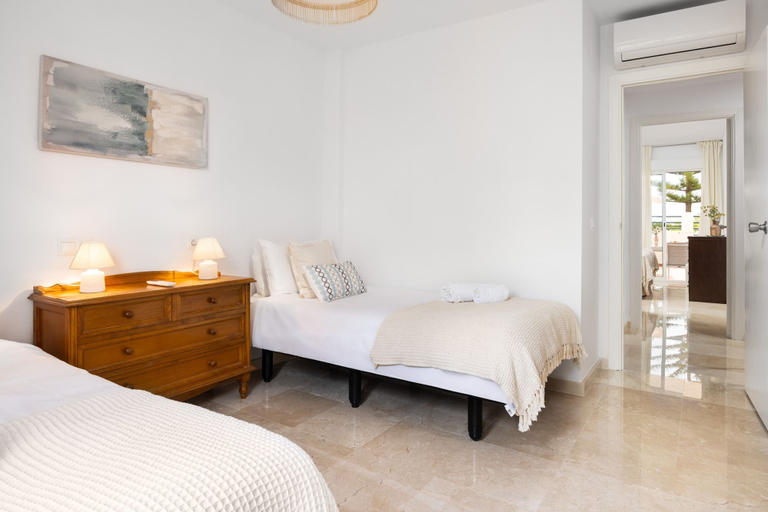 Room 5, AS MD 9BB in Mijas Costa, Málaga