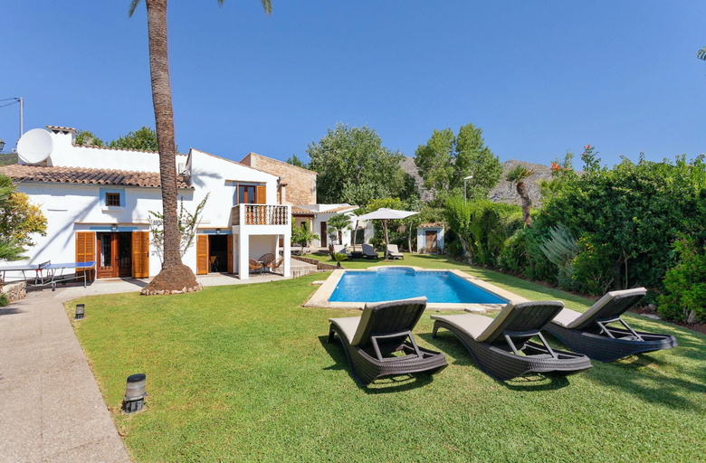 Room 4, Casa Pont Roma by Vida Villas Private Pool Walk to Restaurants and Shops, Baleares