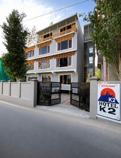 Exterior & Views