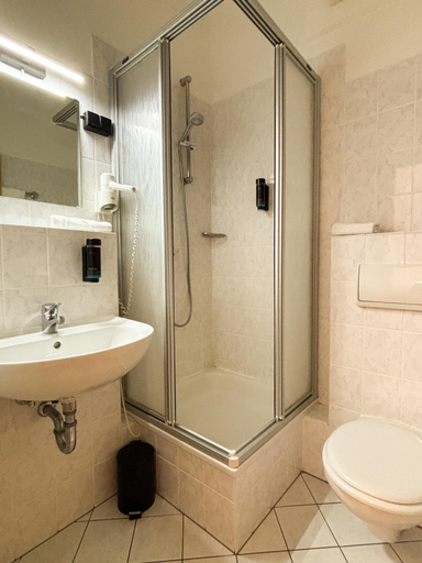 Bathroom 5, Hotel Schillerbad, Märkischer Kreis