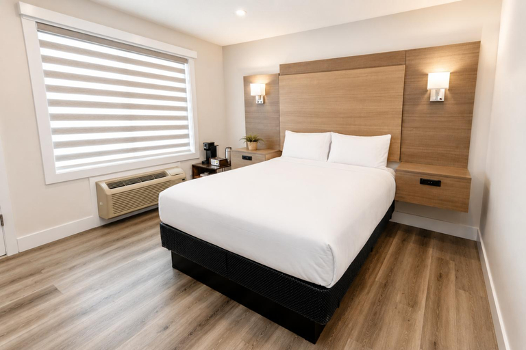 Bedroom 2, Harrison Grand Motel, Fraser Valley