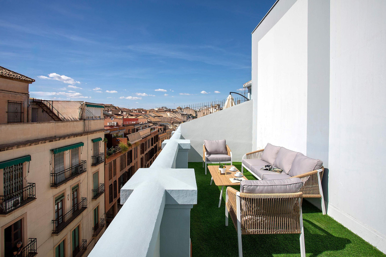 Room 4, Exclusive Penthouse With Private Terrace in Granada San Anton 402, Granada