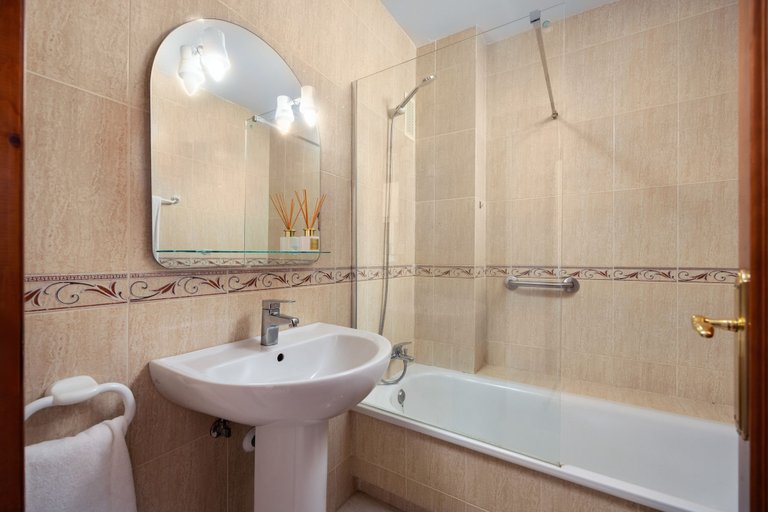Room 3, AS EXT AL 2B1 1 6 in Mijas Costa, Málaga