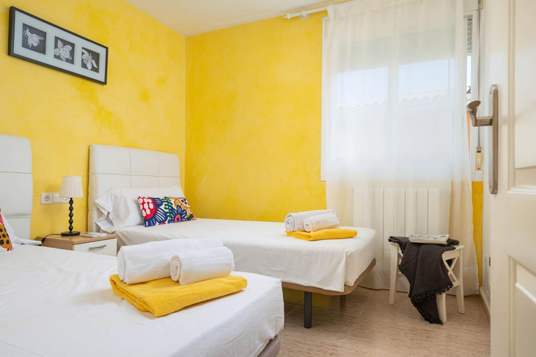 Room 4, Villa El Olivo With 3 Bedrooms and 3 Bathrooms, Baleares