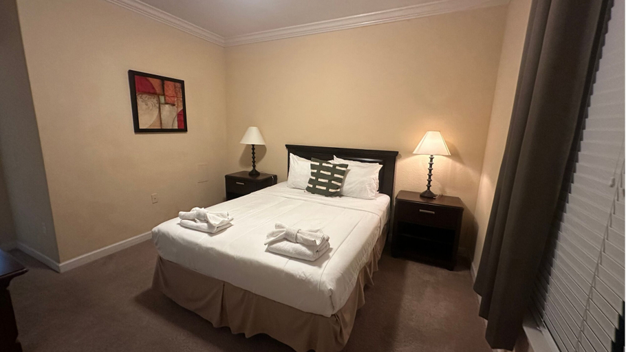 Room 4, Condo 2BR With Lanai & Shared Pool, hot Tub, gym, Osceola