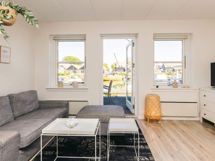 Others 2, 6 person holiday park home in Borre, Vordingborg