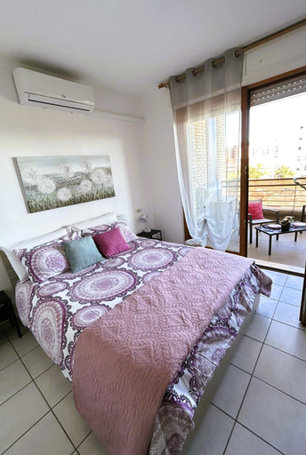 Bedroom 2, Casa Silvia -Relax & Comfort a 5' dalla Stazione Pescara Portanuova, Pescara