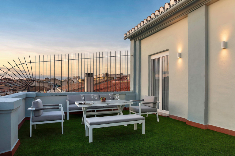 Room 4, Luxury Penthouse With Private Terrace in Granada San Anton 401, Granada