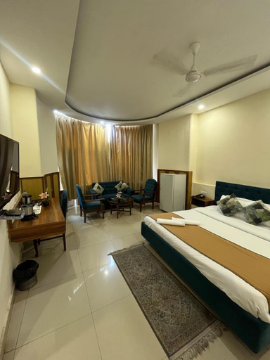 Bedroom 2, Hotel Barog Heights, Solan