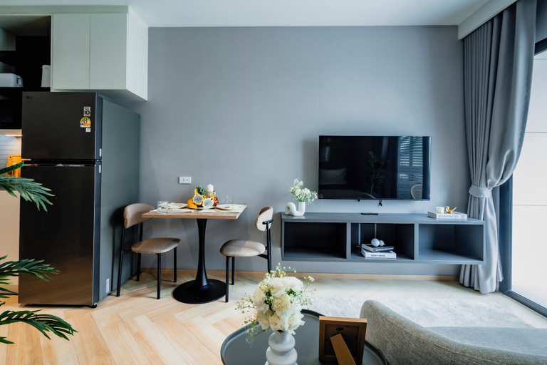 Living area, Charming balcony studio in Title Legend, Phuket Island