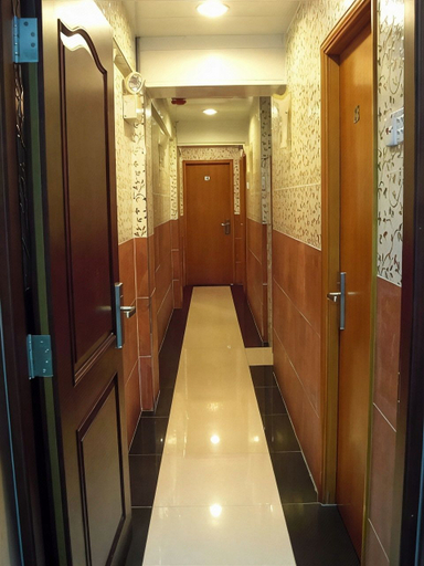 Others 5, Man Hing Lung Hotel, Kowloon