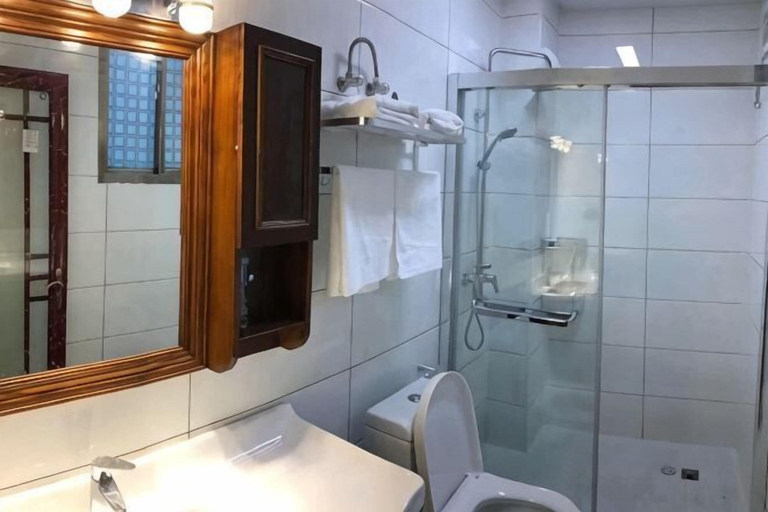 Bathroom 3, Qingyunshan Jieyou Hostel, Fuzhou