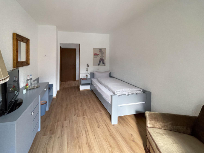 Bedroom 3, Hotel Bihler, Rosenheim