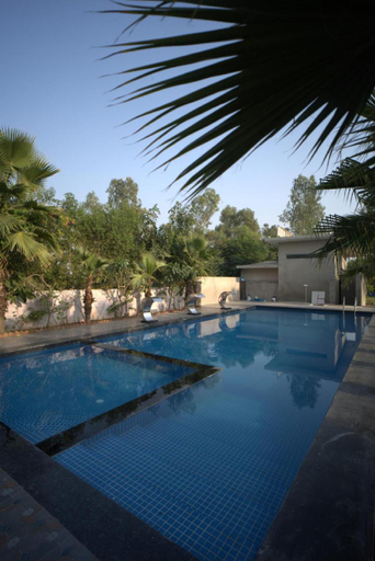 Swimming pool 4, Hotel Amar Vilas & Resort Bharatpur, Bharatpur