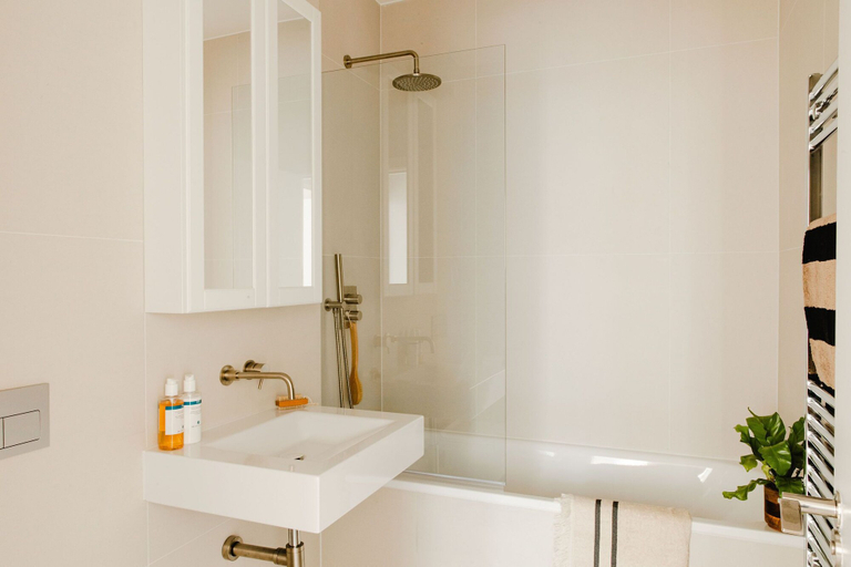 Bathroom 4, 74-78 Marylebone Lane, London