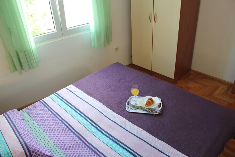 Others 5, Ruza Apartment, sleeps 4, Preko