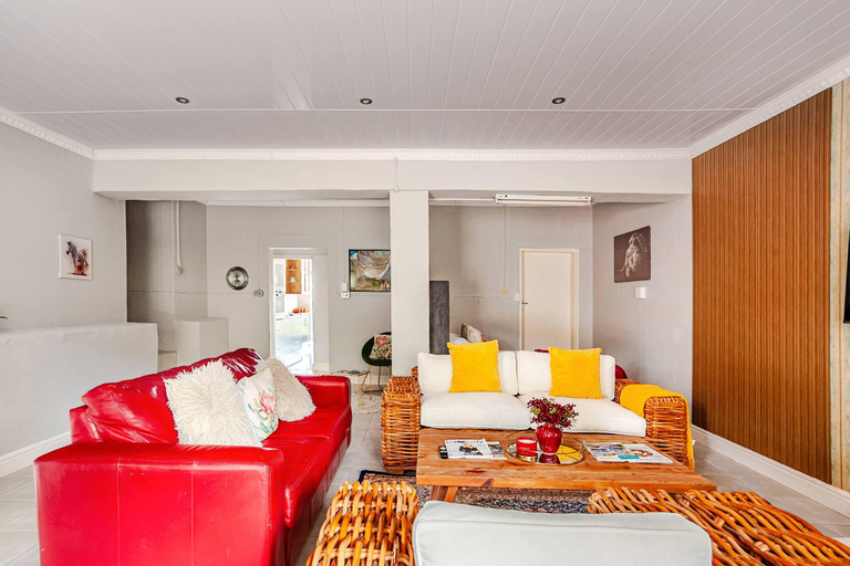 2, Serene 2-Bedroom Apartment in Gqeberha with River Views, Nelson Mandela Bay