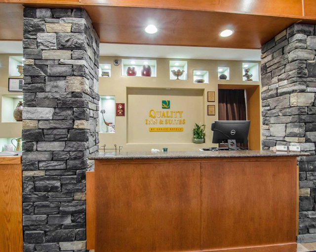 Public Area 2, Quality Inn & Suites, Division No. 19