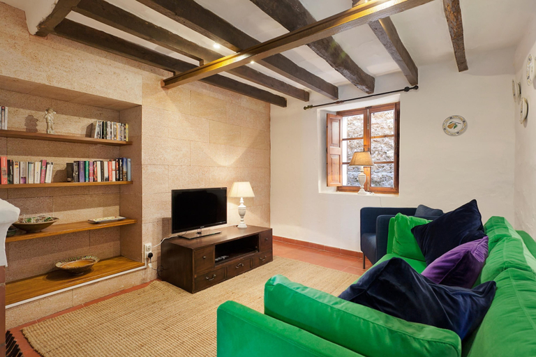 Room 2, Casa Pont Roma by Vida Villas Private Pool Walk to Restaurants and Shops, Baleares