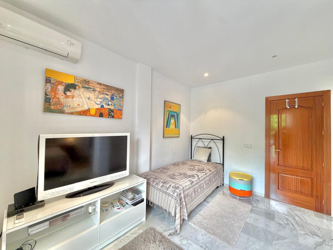 Room 4, Terrasol LOS Nardos 229, Málaga