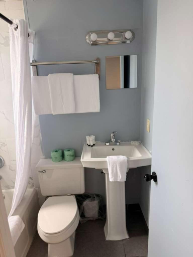 Bathroom 2, Hammock Inn & Suites North Beach Hotel, Ocean