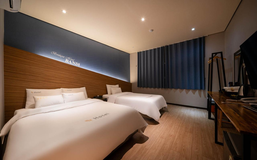 Bedroom 2, Gongju (Donghaksa) Hotel Bandi, Gongju