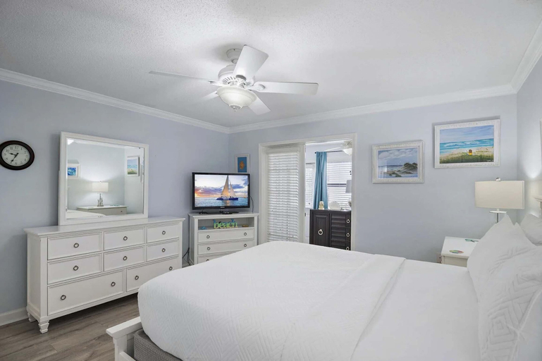 Room 2, Chateau La Mer #13a, Okaloosa
