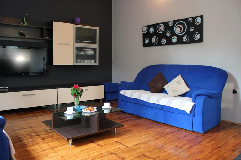 Others 3, Roses Apartment, Preko