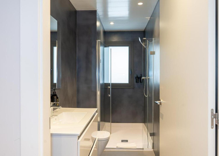 Bathroom 2, Stay Unique Apartments in Gracia near Park Guell, Barcelona