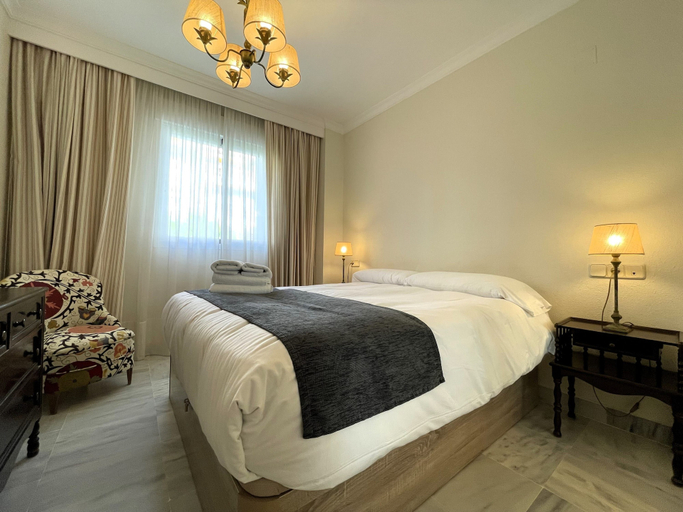 Room 4, Modern 2-bedroom Apartment With Private Underground Parking Lift Access, Málaga