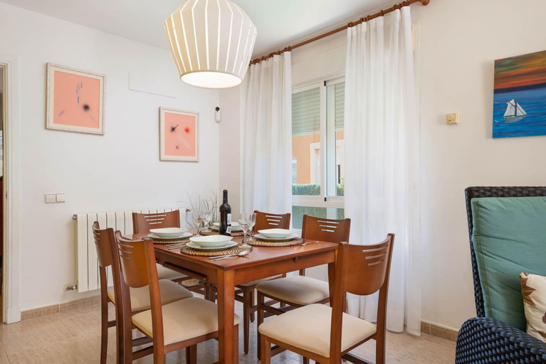 Room 5, Villa El Olivo With 3 Bedrooms and 3 Bathrooms, Baleares