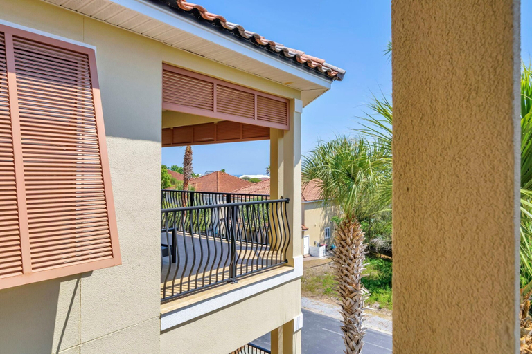 Terrace/patio, Casa Valencia, Bay