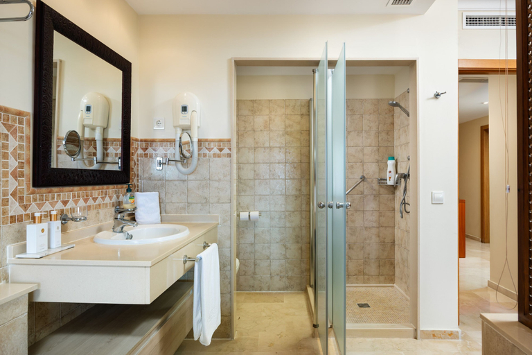 Room 2, AS MM A09 in Mijas Costa, Málaga