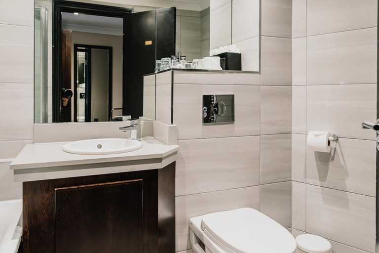 Bathroom 4, Newcastle County Hotel, Newcastle upon Tyne
