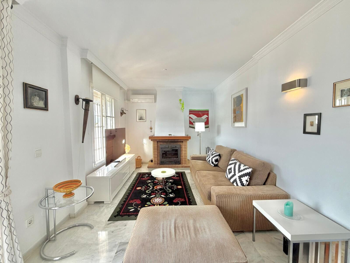 Room 5, Terrasol LOS Nardos 229, Málaga