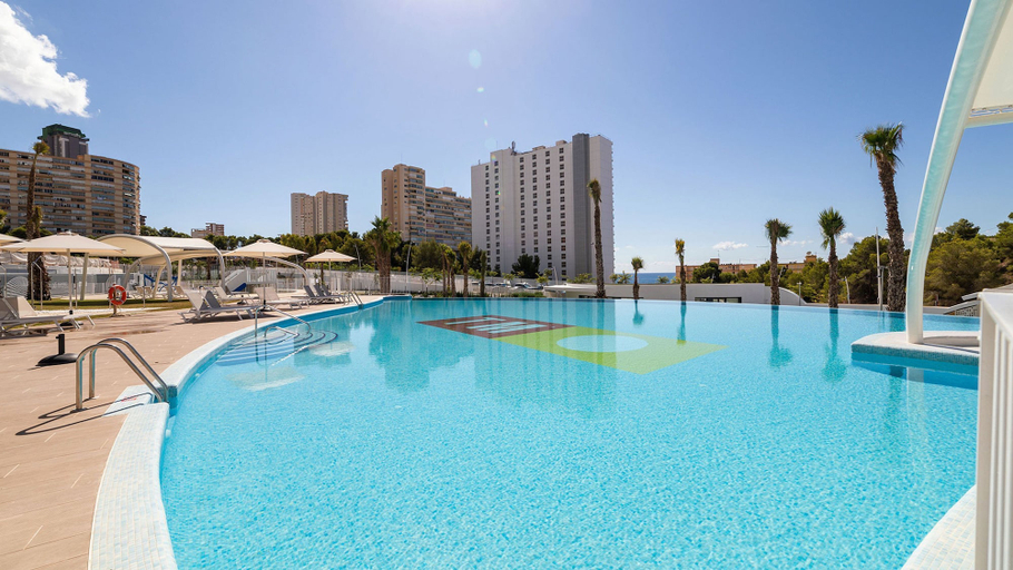 Room 2, Sunset Waves 22-32 in Benidorm, Alicante