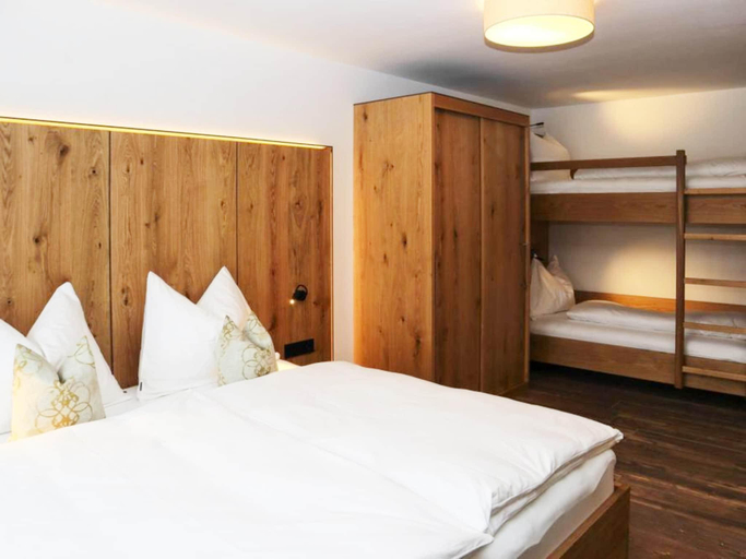 Bedroom 2, Apartment in Bramberg near Cable Car, Zell am See