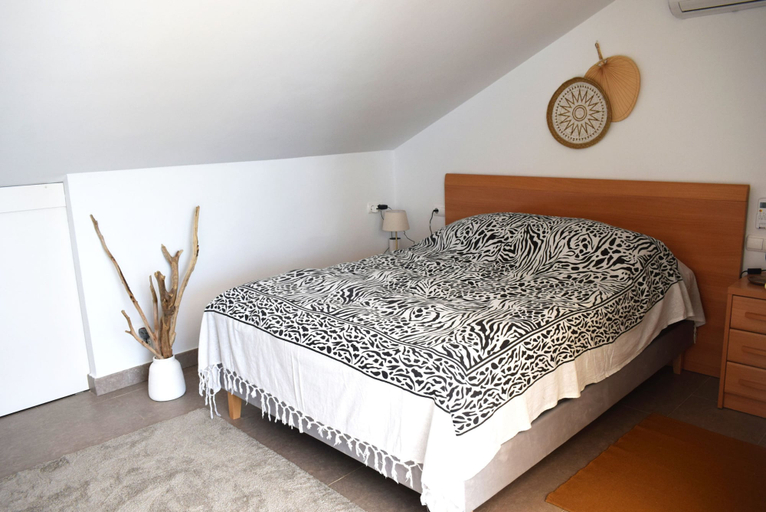 Room 2, Dup3291 in Oliva With 3 Bedrooms and 2 Bathrooms, Valencia