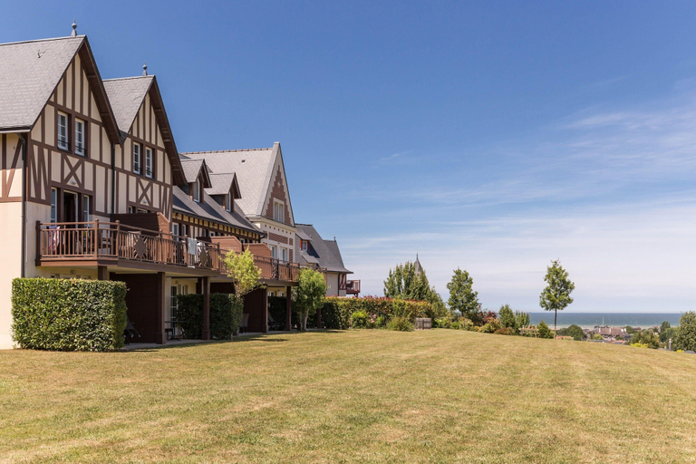 Exterior 3, Houlgate Duplex for 8 With Spa, Calvados