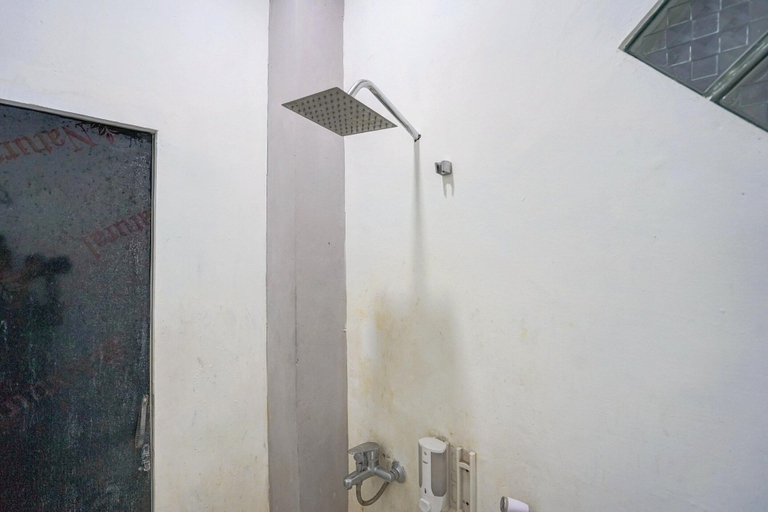 Bathroom 2, Stylish DBL Suite Escape W/ Free Wifi and Parking, Banda Aceh