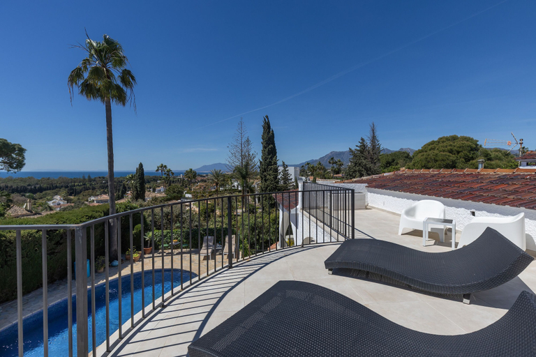 Room 2, Elegant Villa With Pool Terrace in Marbella, Málaga