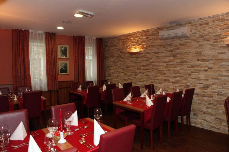 Food & Drinks 5, Hotel Mrak, Ljubljana