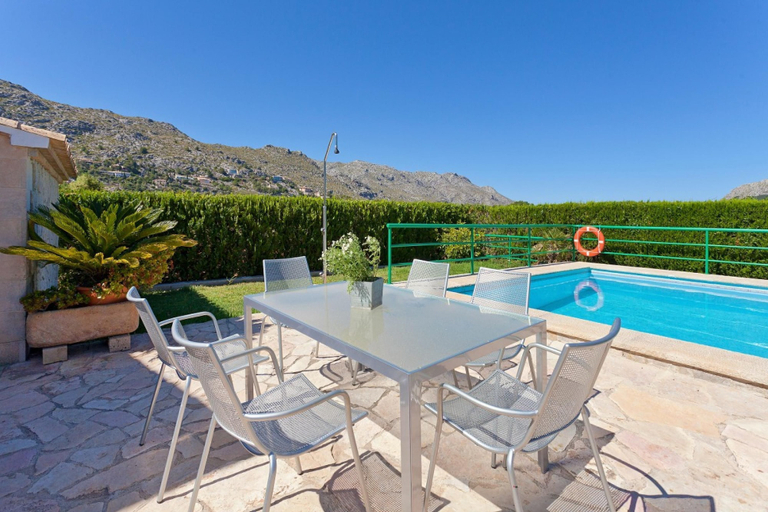 Room 2, Can Venzala by Vida Villas La Font Pollensa Walk to Restaurants Shops, Baleares