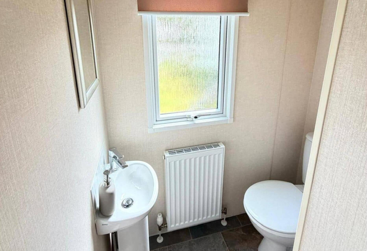 Bathroom 3, Lillardsedge Apartment Sleeps 6 With Parking, Scottish Borders